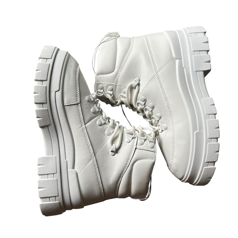 Forever 21 platform Chunky Ankle Boot white women size 7